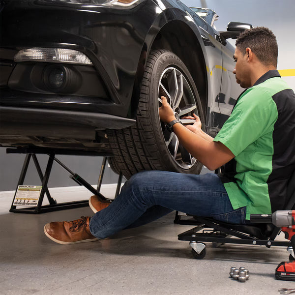 Quickjack Portable Automatic Car Lift System Jack (3,175Kg Capacity) - Model 7000TL