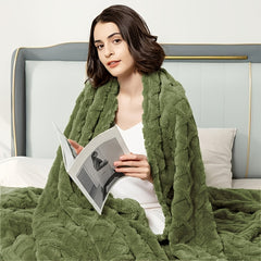 A Plush And Comfortable Velvet Throw, Perfect for Any Season, This Durable And Reversible Blanket Makes an Excellent Gift. It'S Versatile And Cozy, Ideal for Use on a Couch, Sofa, in The Bedroom, Living Room, Or Office