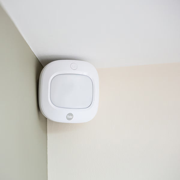 Yale IA-320 10Pc Sync Smart Home Alarm with X4 Motion Sensors and X3 Window/Door Sensors
