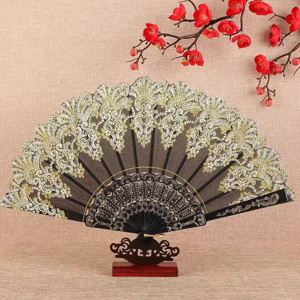 Retro Lace Pattern Hand Fan Portable Folding Fan European Style Decorative Fan for Wedding And Events