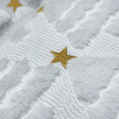 1/2pcs 3D White Christmas Tree Throw Pillow Cover - Quilted Plush Nordic Minimalist Luxury Decorative Cushion Cover with Zipper Closure, Soft Plush Fabric & 3D Tree Design for Sofa, Bed, Living Room - Machine Washable Winter Home Decor
