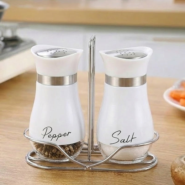 4pcs Set (2 Bottles + 2 Caps) of Adorable Glass Salt And Pepper Shakers. 4 Oz (Approx. 113.4G) Glass Salt And Pepper Shakers with Stainless Steel Caps, Suitable for Kitchen Dining Tables, Rvs, Camping, And Bbqs. Condiment Bottles, Salt And Pepper Shakers.