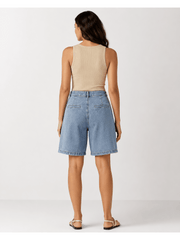 Women'S High Waisted Denim Bermuda Shorts, Light Blue Washed Knee Length Jean Shorts, Relaxed Loose Fit Summer Denim Shorts, Casual Cuffed Hem Ladies Shorts