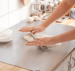 Shipping 1pc of Stainless Steel Cutting Board, a Sturdy Chopping Board Suitable for Meat, Fruits, Vegetables, Bread, And Baking, Featuring a Non-Slip Design with a Lip.