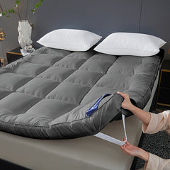 4 Inch/10cm Microfibre Mattress Topper 1100 GSM Heavy Fill Super Soft And Fluffy Hand Filled Single Double King Super All Sizes | Elasticized Corner Straps Fits Up to 30cm