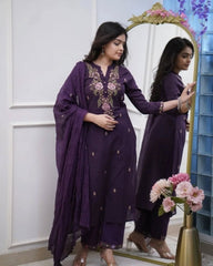 Women'S Embroidered Neck Kurta Set with Pant And Plain Dupatta