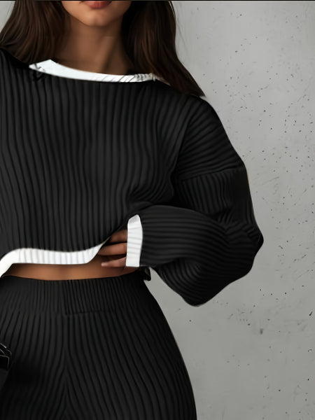 Women'S Short Color-Blocked Long-Sleeve Top with Solid Color Pants, a Casual And Stylish Outfit for Christmas