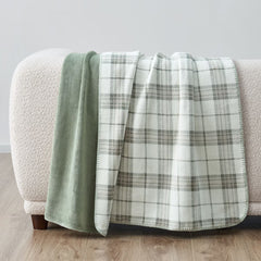 Casual Living Reversible Plush Throw 127 X 177 Cm, in Black and White