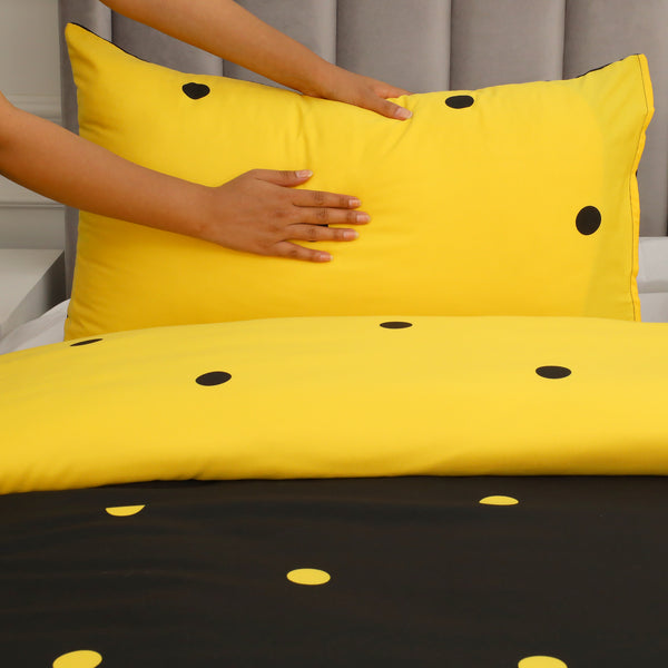 3pcs Reversible Polka Dot Duvet Cover Set – Hotel Quality, Soft & Breathable Microfiber, with Pillowcases, Button Closure, Machine Washable, Wrinkle Free & Durable