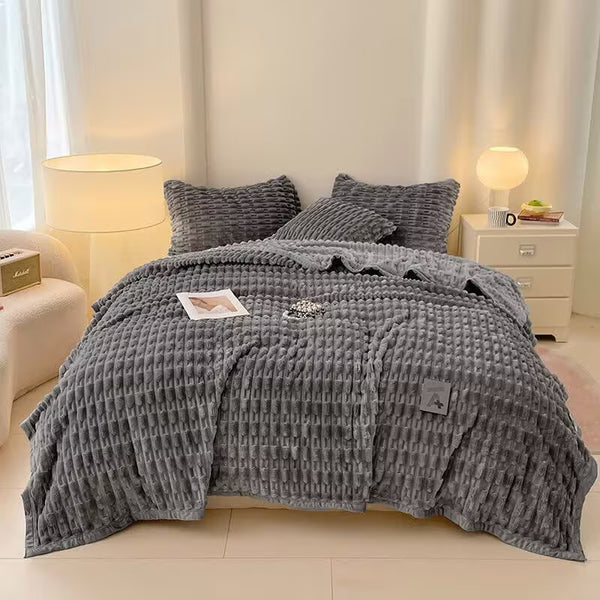 1pc Modern Cut Design Chunky Throw Blanket