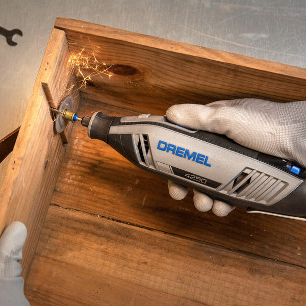 Dremel 4250 Multi-Tool Kit with 3 Attachments, 45 Accessories & EZ Wrap Case