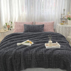 1pc Modern Cut Design Chunky Throw Blanket