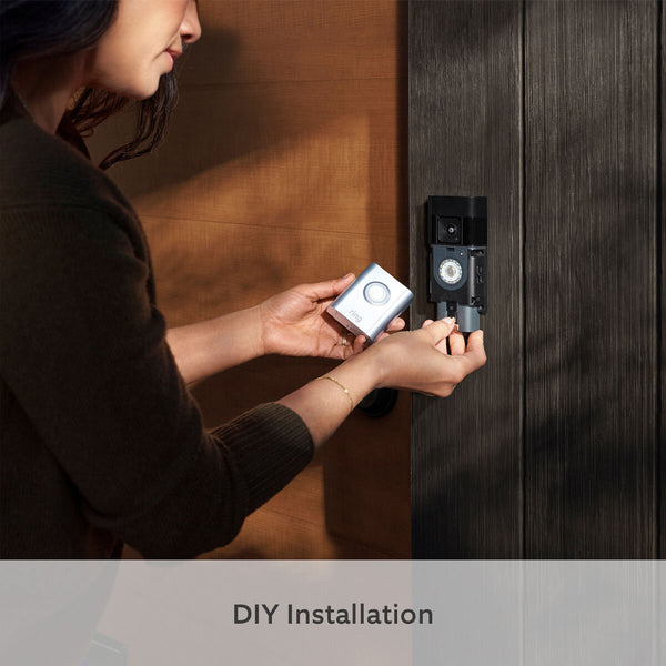 Ring Battery Video Doorbell Pro with Chime (2nd Gen) & An Additional Quick Release Battery Pack