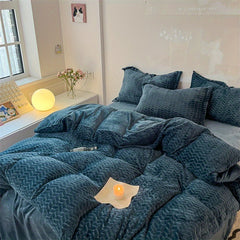 Premium Luxury Bedding Milk Velvet 4pcs Set, Soft, Thickened and Warm, Including 1 Duvet Cover+ 2 Pillowcases+ 1 Bed Sheet, Washable and Machine-Washable, Suitable for Bedrooms, Guest Rooms, Rental Houses, College Dorms