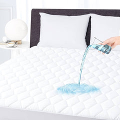 4B Quilted Waterproof Mattress Protector Extra Deep 30cm with Quilted Top Layer and All-Around Elastic, Designed for Stable Mattress Fit and Easy Maintenance, Suitable for Home Use, Guest Rooms and Let Properties, Available in Single Small Double 4FT Doub