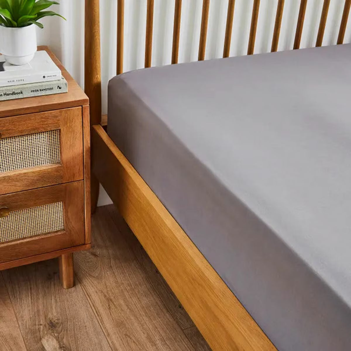 Hotel Signature 300 Thread Count Fitted Sheets 2 Pack in 2 Colours, Super King