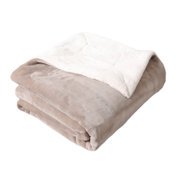 Life Comfort Faux Fur Ultimate Throw 152 x 177 cm in Chateau