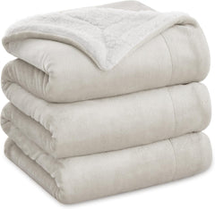 Bedsure Sherpa Fleece Throw Blanket - Fluffy Microfiber Solid Blankets for Bed and Couch Double/Twin Size, Silver Grey, 150X200Cm