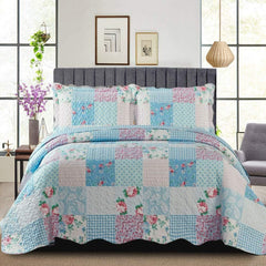 3pcs Patchwork Quilt Set – Floral Blue Reversible Box Pattern with Soft Microfibre Cover & 100% Cotton Filling, Includes Bedspread + 2 Pillowcases – Warm All-Season Bedding for Bedroom & Guest Room