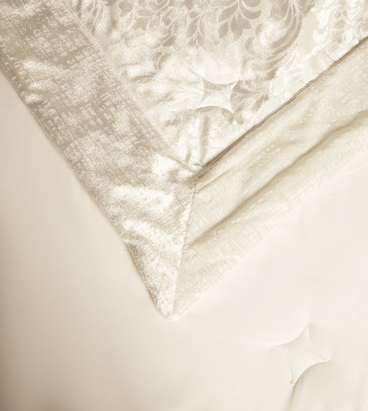 3 Piece Velvet Quilted Bedspread Set Jacquard Damask Bed Cover with Pillow Shams | Luxury Soft Polyester Bedspread for Double King Super King Beds | Modern Elegant Bedroom Bedding Set