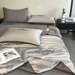 Luxury Embroidered Summer Cooling Quilt - Lightweight, Breathable Air Conditioner Blanket for Bedroom & Dorm, Machine Washable (Pillowcase Not Included)