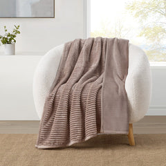 Casual Living Textured Plush Throw in Green, 127 X 177 Cm