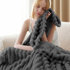 1pc Thickened Blanket Soft And Comfortable Faux Rabbit Hair Reversible Blanket Thermal Blanket Nap Blanket Air Conditioning Blanket Office Outdoor Camping Gift Blanket Perfect for All Seasons