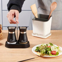 4-piece set (2 bottles + 2 caps) of adorable glass salt and pepper shakers. 4 oz (approx. 113.4g) glass salt and pepper shakers with stainless steel caps, suitable for kitchen dining tables, RVs, camping, and BBQs. Condiment bottles, salt and pepper shake