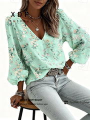 2D Flat Print Retro Western Style Shirt| V-neck Women's Long-sleeved Top with Colorful Small Floral Print, Bohemian Style Lantern Sleeve Design, Machine Washable, Suitable for Casual Attire and Vacations, 2D Flat