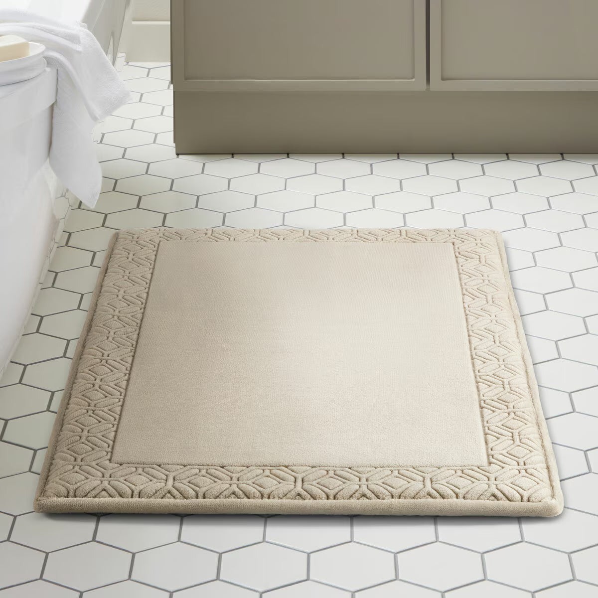 Paramount Memory Foam Plush Bath Mat in 2 Colours, 61 X 91 Cm