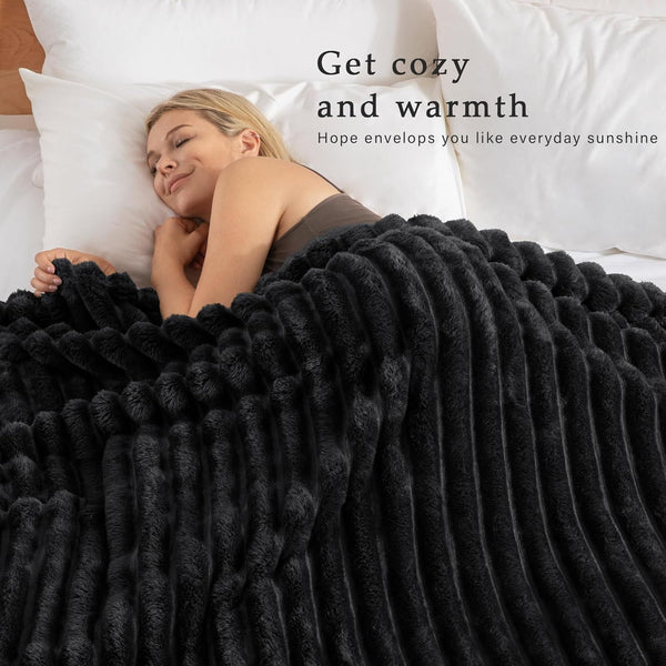 Traditional-Style Plush Double-Layer Leisure Fur Throw Blanket | Soft, Warm & Cozy for Couch, Bed, Office, and Travel - Ideal for Air Conditioning, Travel, and Siesta Use, Christmas Present, Champagne Polyester