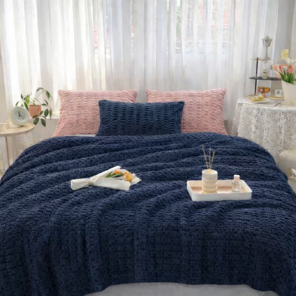 1pc Modern Cut Design Chunky Throw Blanket