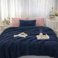 1pc Modern Cut Design Chunky Throw Blanket