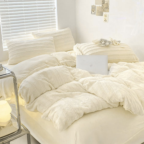3pcs Faux Rabbit Plush Bedding Set, Soft Fluffy Comfortable Thicken Warm Autumn-Winter Duvet Cover & Pillowcase Set, Machine Washable, Ideal for Hotel, Guest Room, Bedroom, Home Use,Christmas Presents, Single/Double/King/Super King Size (1*Duvet Cover + 2