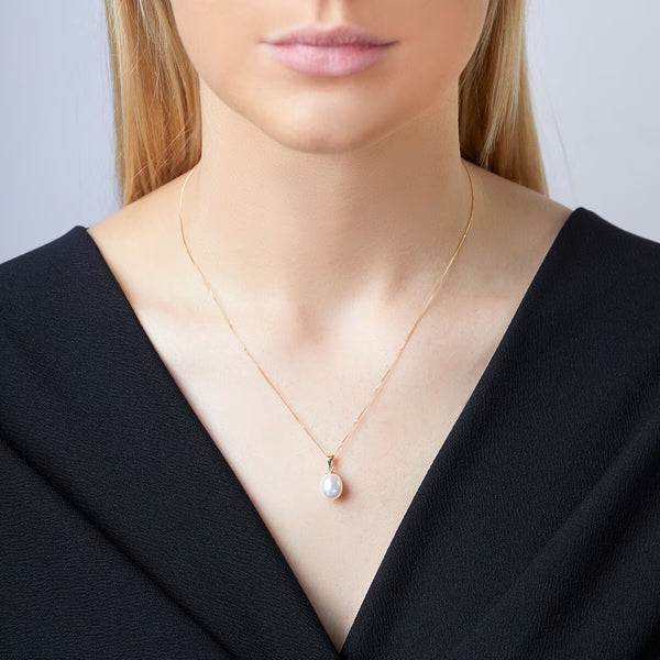 9Mm Cultured Freshwater White Pearl Pendant, 18Ct Yellow Gold