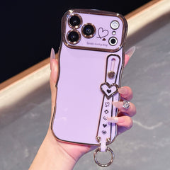 Phone Case - Electroplated Phone Case with a Large Heart-Shaped Window And Wavy Design, Compatible with for Iphone 11 Through 17 Pro Max Plus, Offering Full Coverage And Drop Protection
