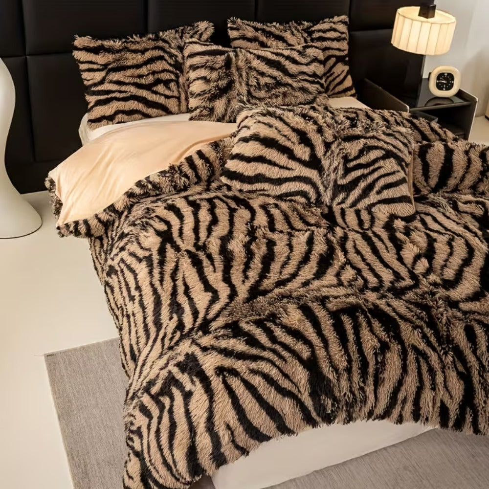 LIFE IDEAS Tiger Stripes Plush Duvet Cover Set - 3PCS Polyester Woven Includes 1 Duvet Cover & 2 Pillowcases, Soft Cozy All Season, Machine Washable (Single/Double/King/Super King)