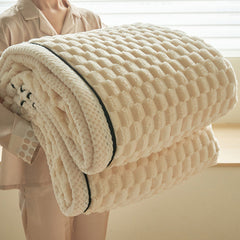 Weighted Blankets, 1pc Double Sided Milk Velvet Throw Blankets, Luxurious, Soft & Warm for Couch, Bed, Office, Car, Thickened All Season, Sofa & AC Warm Nap Blanket, Ideal Housewarming Gift, Single/Double/King/Super King