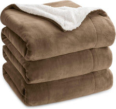Bedsure Sherpa Fleece Throw Blanket - Fluffy Microfiber Solid Blankets for Bed and Couch Double/Twin Size, Silver Grey, 150X200Cm