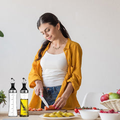 High-Quality Glass Oil And Vinegar Pourer, Featuring a Large Opening for Easy Refilling And Cleaning, Contemporary Design for Olive Oil, Transparent Glass Bottle, Spouts for Pouring, 18-Ounce Cruet Set (Includes 2pcs)