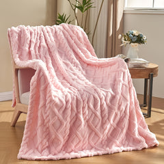 A Plush And Comfortable Velvet Throw, Perfect for Any Season, This Durable And Reversible Blanket Makes an Excellent Gift. It'S Versatile And Cozy, Ideal for Use on a Couch, Sofa, in The Bedroom, Living Room, Or Office