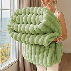 1pc Thickened Blanket Soft And Comfortable Faux Rabbit Hair Reversible Blanket Thermal Blanket Nap Blanket Air Conditioning Blanket Office Outdoor Camping Gift Blanket Perfect for All Seasons