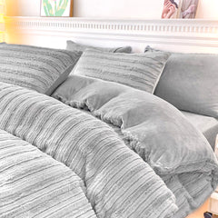 3pcs Faux Rabbit Plush Bedding Set, Soft Fluffy Comfortable Thicken Warm Autumn-Winter Duvet Cover & Pillowcase Set, Machine Washable, Ideal for Hotel, Guest Room, Bedroom, Home Use,Christmas Presents, Single/Double/King/Super King Size (1*Duvet Cover + 2