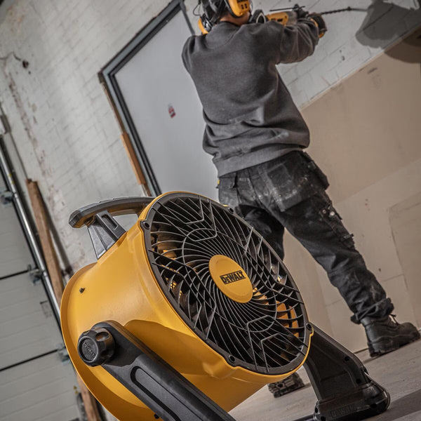 DEWALT® 16