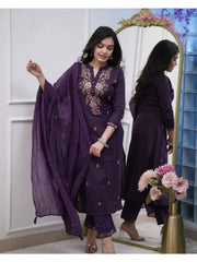 Women'S Embroidered Neck Kurta Set with Pant And Plain Dupatta