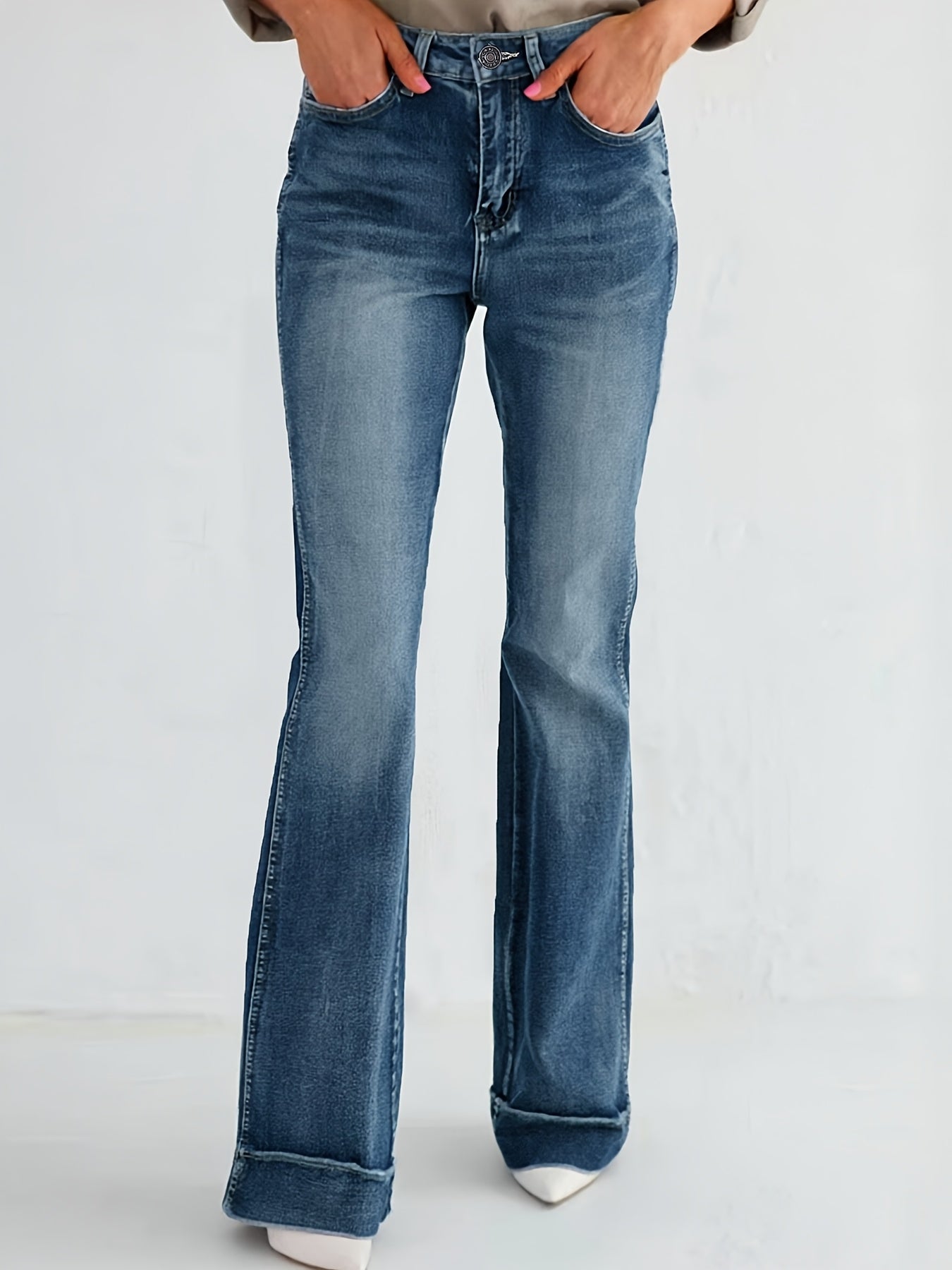 Women's Vintage Light Blue High-Waist Stretch Bootcut Jeans, Slim Fit with Tummy Control, Flattering and Leg-Lengthening, Y2K Street Style for Daily Casual Wear, Soft Washed, Breathable, Skin-Friendly, Suitable for All Seasons, Machine Washable
