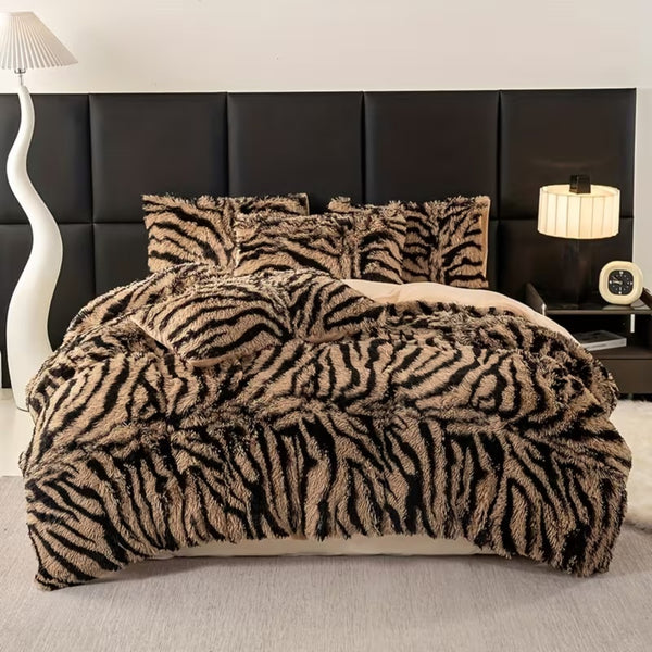 LIFE IDEAS Tiger Stripes Plush Duvet Cover Set - 3PCS Polyester Woven Includes 1 Duvet Cover & 2 Pillowcases, Soft Cozy All Season, Machine Washable (Single/Double/King/Super King)