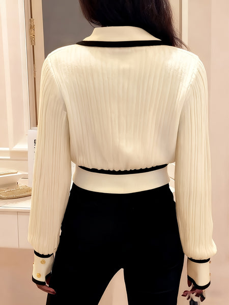 Women's Pullover Sweater for Autumn/Winter, Can Be Worn as an Inner or Outer Layer, Comfortable, Warm, Elegant, and Features a Spicy Design with a Spliced Lapel and Exquisite Metal Buttons. Suitable for Commuting, Dates, and Valentine's Day