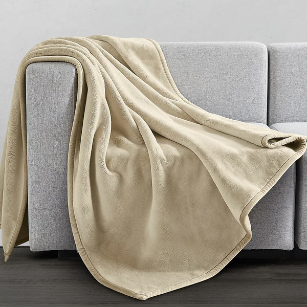 Coco Plush Throw in 4 Colors, 152 X 177 Cm