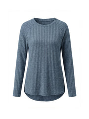 Ladies' Basic Long-Sleeve Sweater, Loose-Fit Top with Elegant Crew Neck.